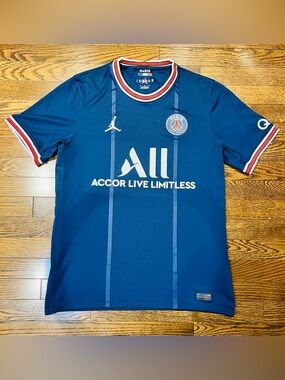 Jordan PSG 2021/22 Home Soccer Jersey QNB Sleeve Men’s Medium Slim Fit